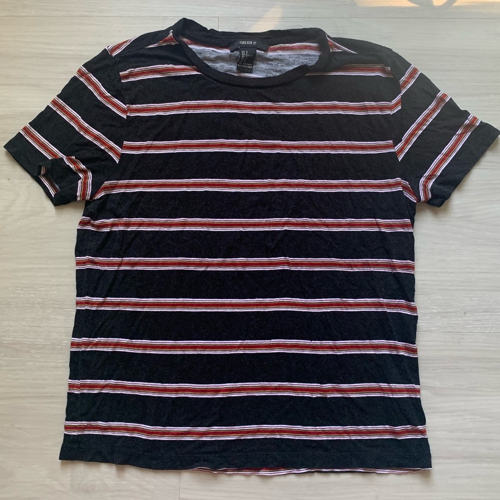 Forever 21 Striped T-Shirt 🖤